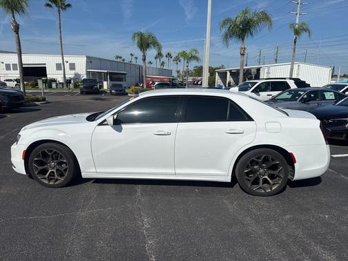 2018 Chrysler 300 S