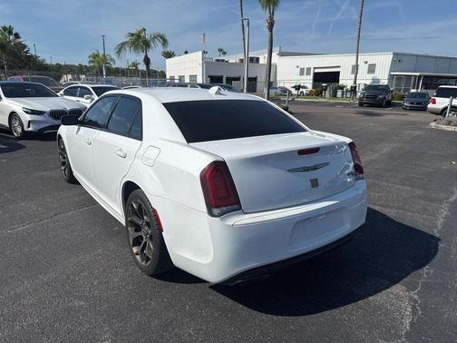 2018 Chrysler 300 S