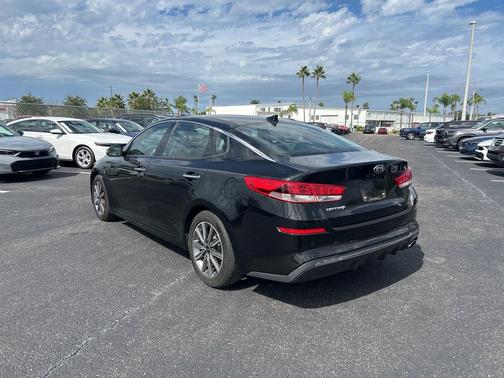 2019 Kia Optima LX