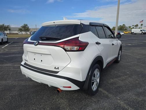 2021 Nissan Kicks S
