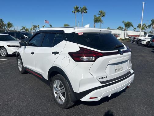 2021 Nissan Kicks S
