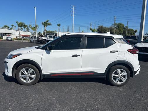 2021 Nissan Kicks S