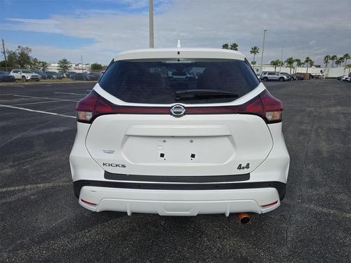 2021 Nissan Kicks S