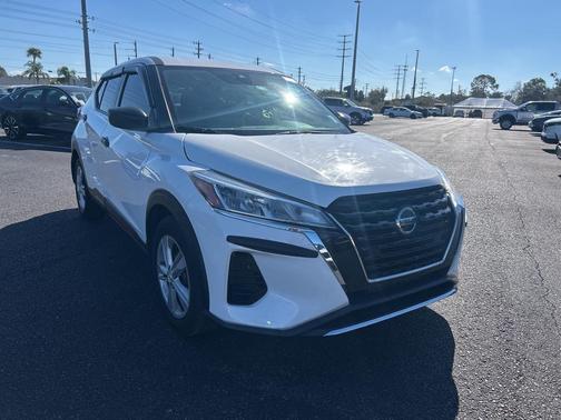 2021 Nissan Kicks S