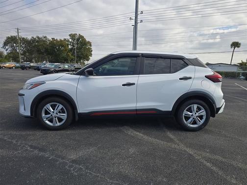 2021 Nissan Kicks S