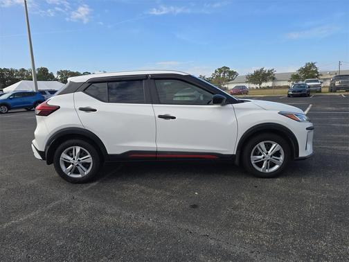 2021 Nissan Kicks S