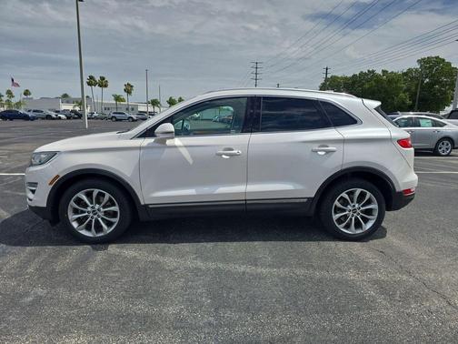 White Platinum Metallic Tri-Coat 2017 Lincoln MKC Select