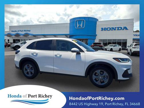 Platinum White Pearl 2026 Honda HR-V LX