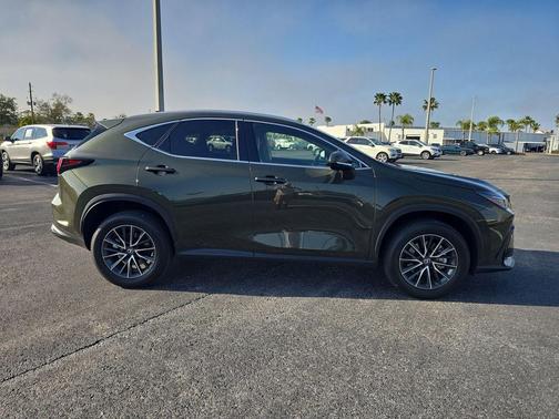 2025 Lexus NX 350h Premium