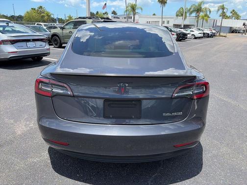 Midnight Silver Metallic 2021 Tesla Model 3 Performance