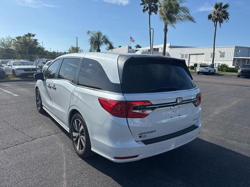Platinum White Pearl 2022 Honda Odyssey Touring