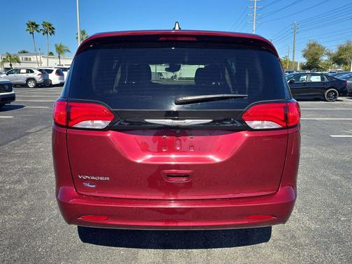 2023 Chrysler Voyager LX