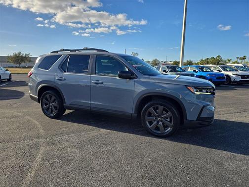 2023 Honda Pilot AWD Sport