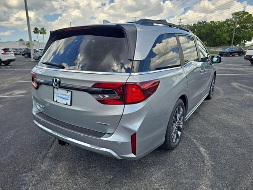 Silver Metallic 2026 Honda Odyssey Touring