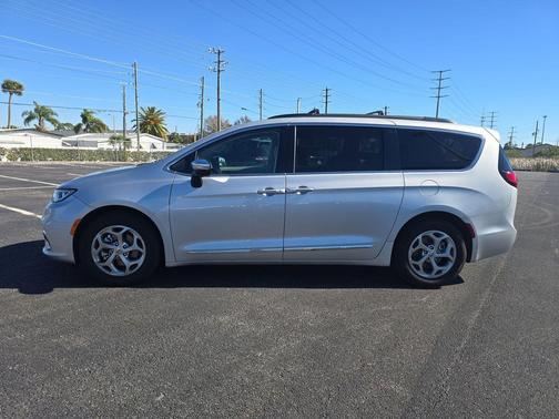 2023 Chrysler Pacifica Limited