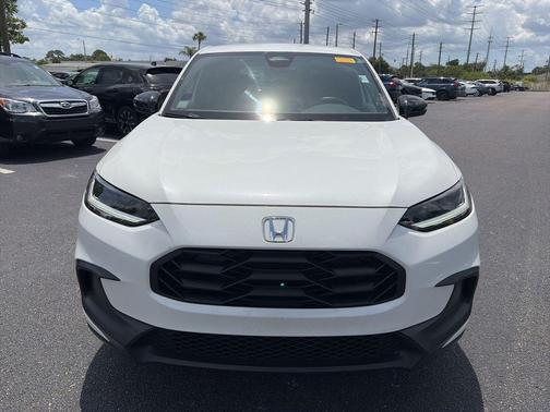 Platinum White Pearl 2024 Honda HR-V Sport
