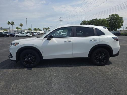 Platinum White Pearl 2024 Honda HR-V Sport