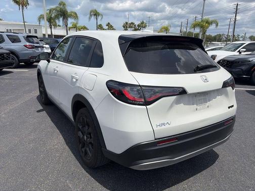 Platinum White Pearl 2024 Honda HR-V Sport