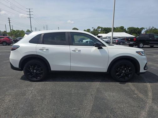 Platinum White Pearl 2024 Honda HR-V Sport