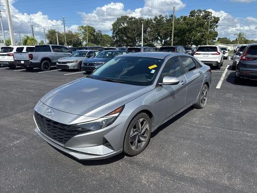 2023 Hyundai ELANTRA SEL