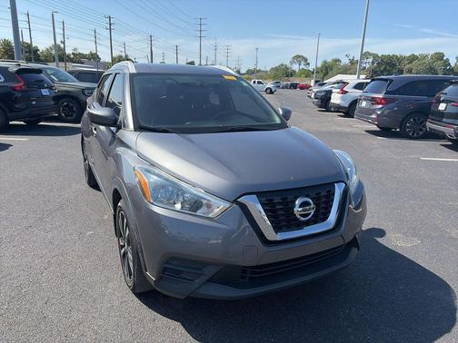 Gun Metallic 2019 Nissan Kicks SV
