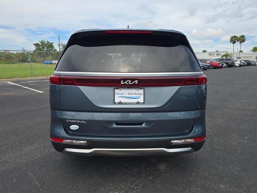 2023 Kia Carnival SX