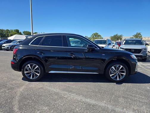 2024 Audi Q5 45 S line Premium Plus