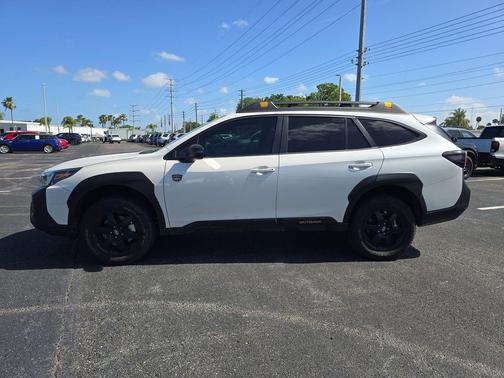 Crystal White Pearl 2024 Subaru Outback Wilderness