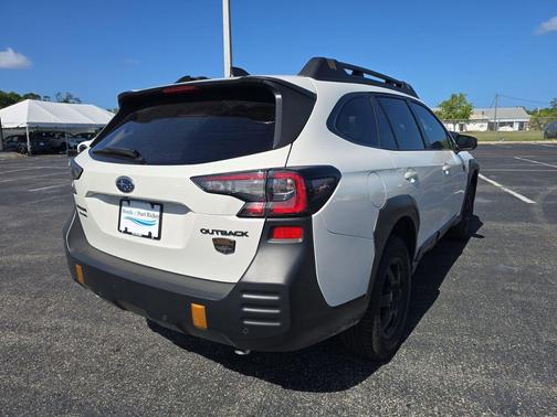 Crystal White Pearl 2024 Subaru Outback Wilderness