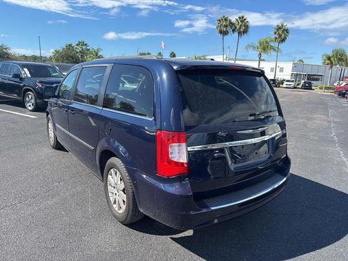 2014 Chrysler Town & Country Touring