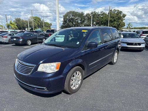 2014 Chrysler Town & Country Touring