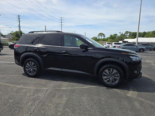 Super Black 2024 Nissan Pathfinder SV 4WD