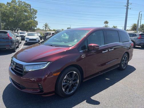 Deep Scarlet Pearl 2021 Honda Odyssey Elite