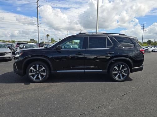 2025 Honda Pilot Touring 8-Passenger