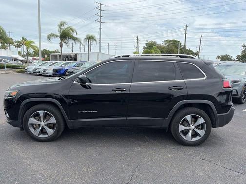 Diamond Black Crystal Pearlcoat 2019 Jeep Cherokee Limited