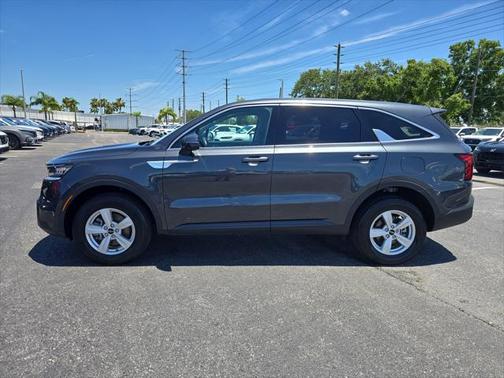 2023 Kia Sorento LX