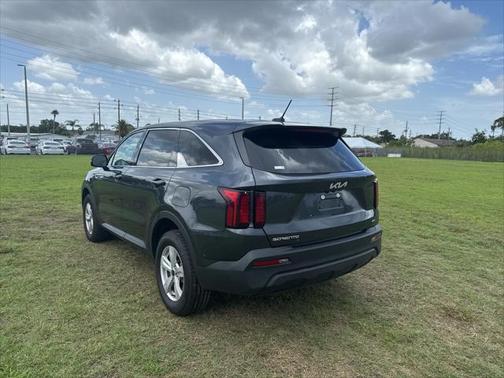 2023 Kia Sorento LX