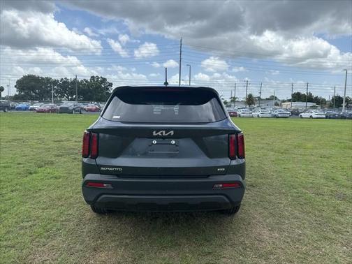 2023 Kia Sorento LX