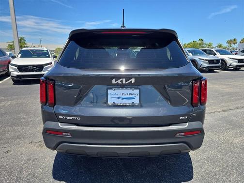 2023 Kia Sorento LX