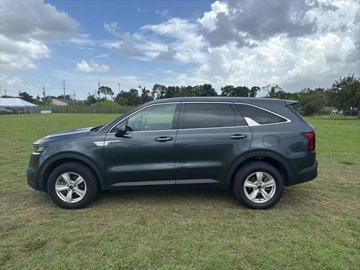 2023 Kia Sorento LX