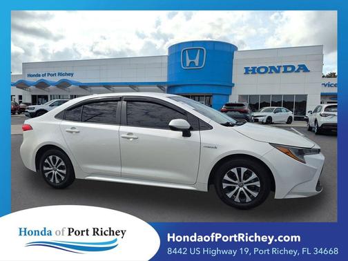 Blizzard Pearl 2020 Toyota Corolla Hybrid LE