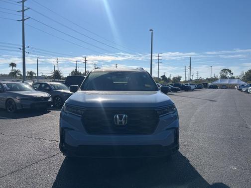 2023 Honda Pilot AWD Sport