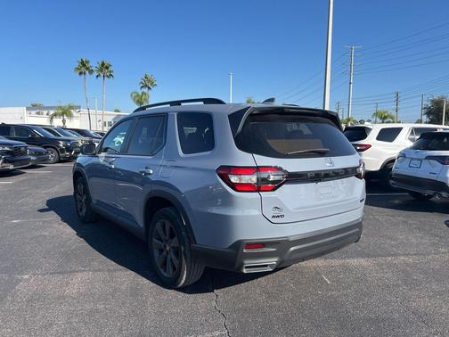 2023 Honda Pilot AWD Sport