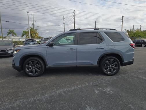 2023 Honda Pilot AWD Sport