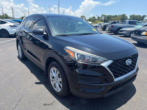 Black Noir Pearl 2019 Hyundai TUCSON SE