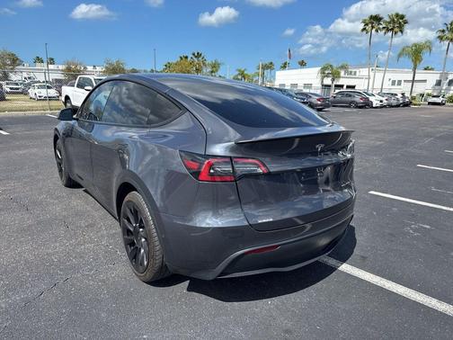 Midnight Silver Metallic 2022 Tesla Model Y Long Range Dual Motor All-Wheel Drive