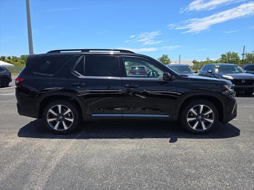 2025 Honda Pilot Touring 8-Passenger