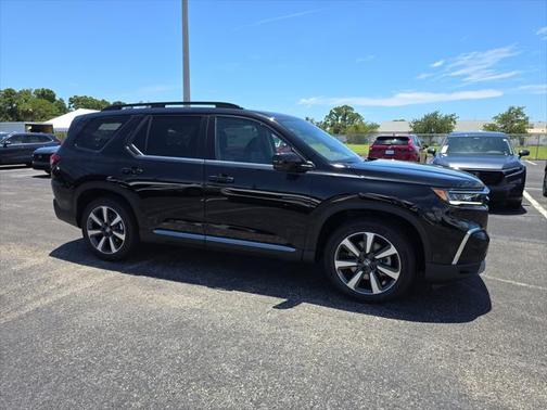 2025 Honda Pilot Touring 8-Passenger