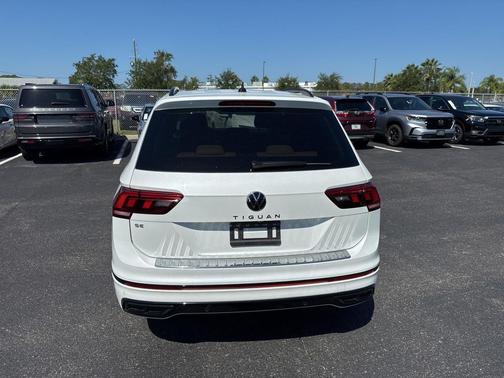 2024 Volkswagen Tiguan 2.0T SE R-Line Black