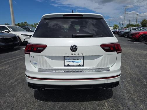 2024 Volkswagen Tiguan 2.0T SE R-Line Black